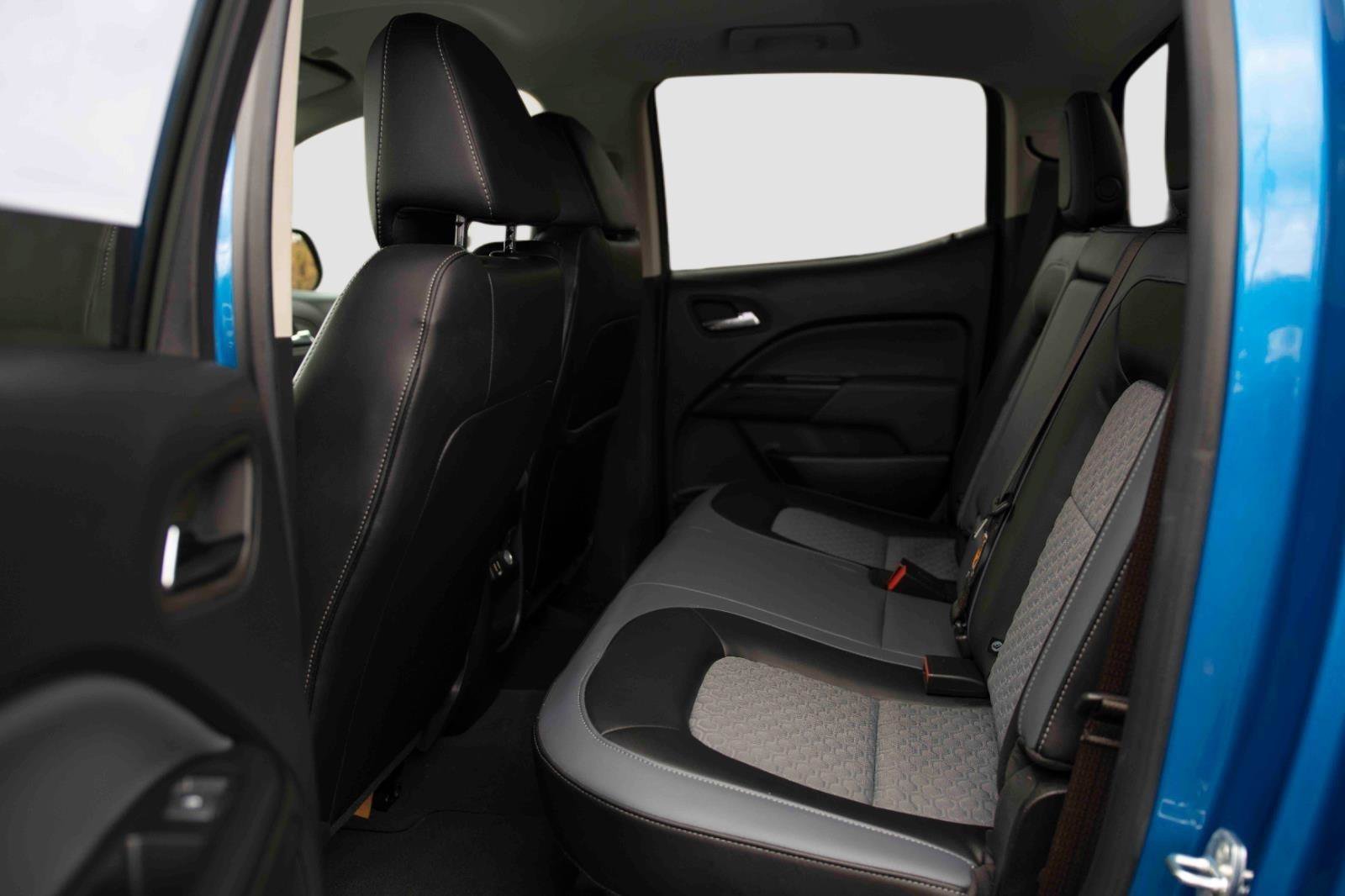 Used 2022 Chevrolet Colorado Z71 w/ Safety Package image 14