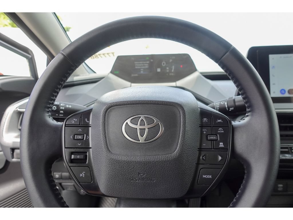 Used 2025 Toyota Prius LE FWD image 13