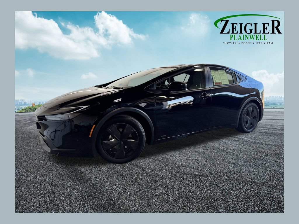 Used 2026 Toyota Prius LE AWD/4WD image 1