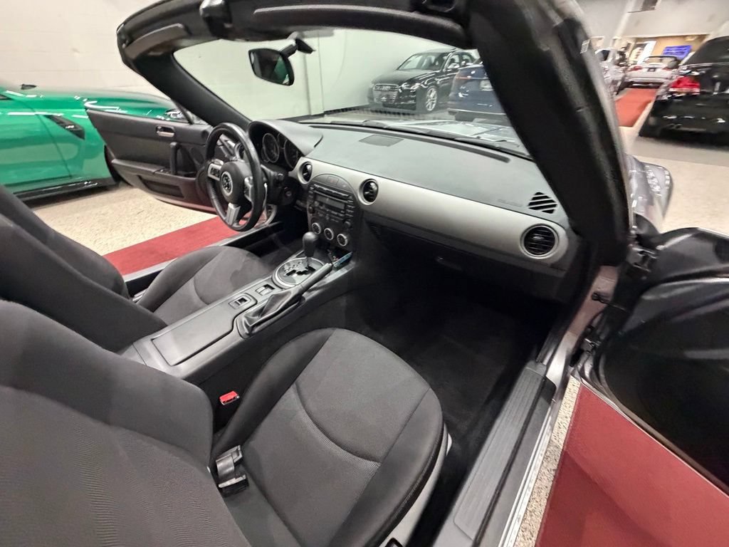 Used 2011 MAZDA MX-5 Miata Sport RWD image 34