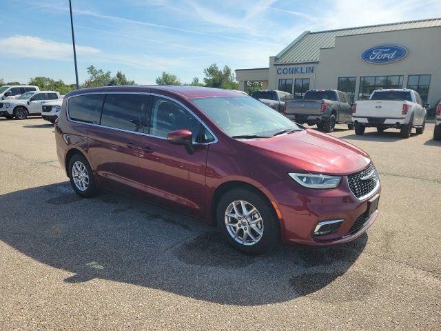 Used 2023 Chrysler Pacifica Touring-L FWD image 20