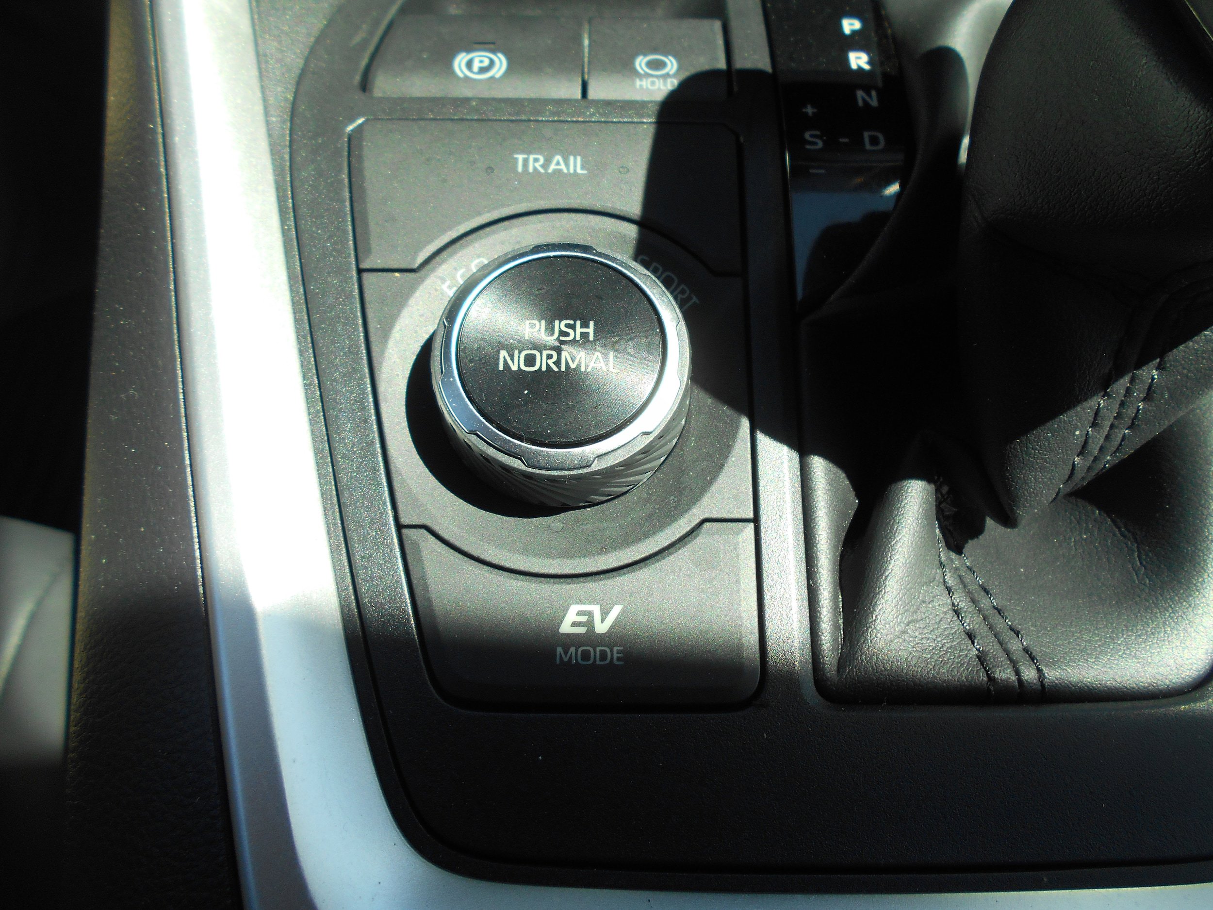 Used 2023 Toyota RAV4 XLE Premium AWD/4WD image 15