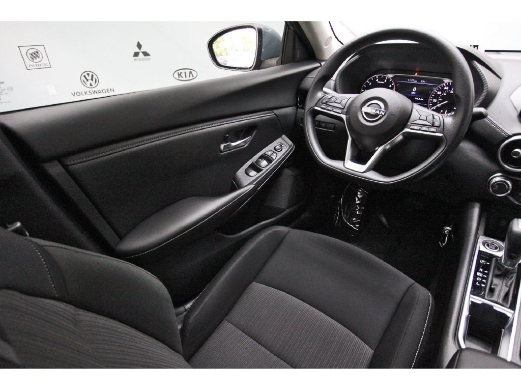 Used 2025 Nissan Sentra SV FWD image 6