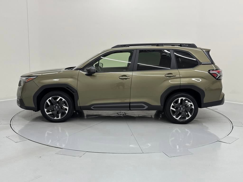 Used 2025 Subaru Forester Limited image 3