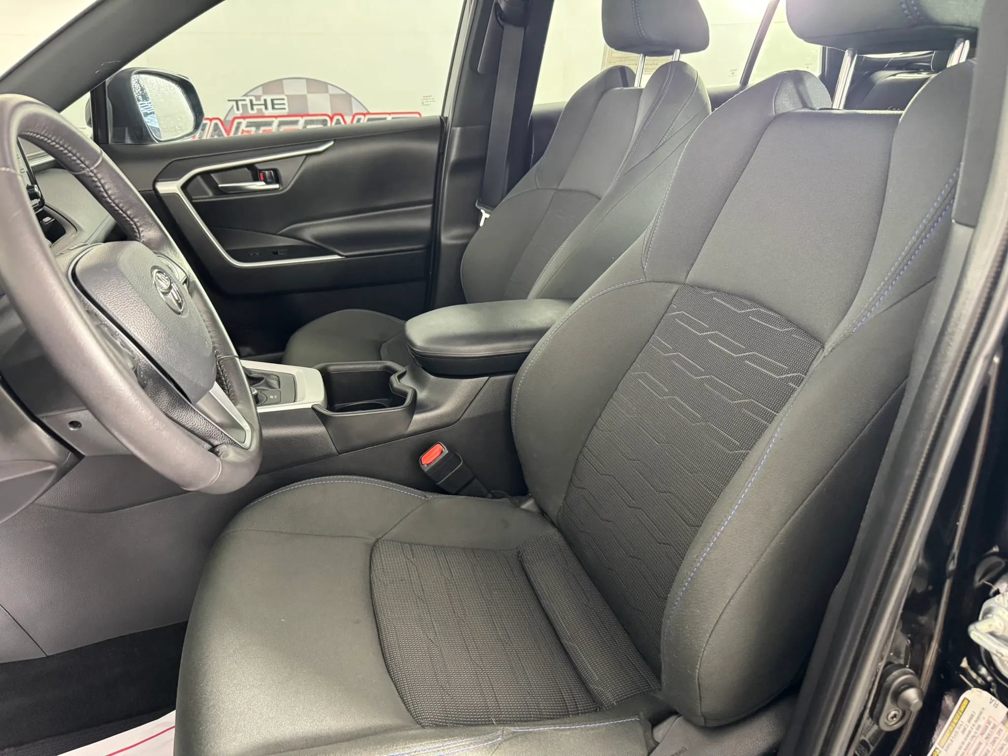 Used 2022 Toyota RAV4 SE AWD/4WD image 31