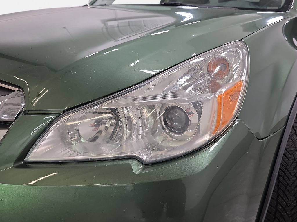 Used 2014 Subaru Outback 2.5i Limited AWD/4WD image 28