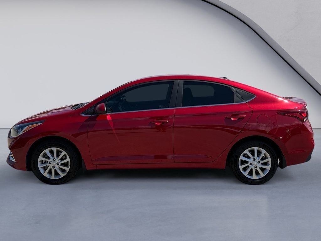 Used 2022 Hyundai Accent SEL FWD image 2