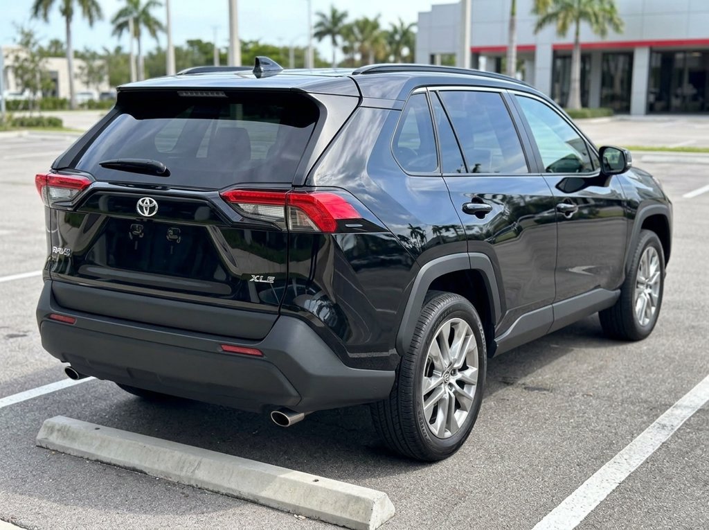 Used 2023 Toyota RAV4 XLE Premium FWD image 2