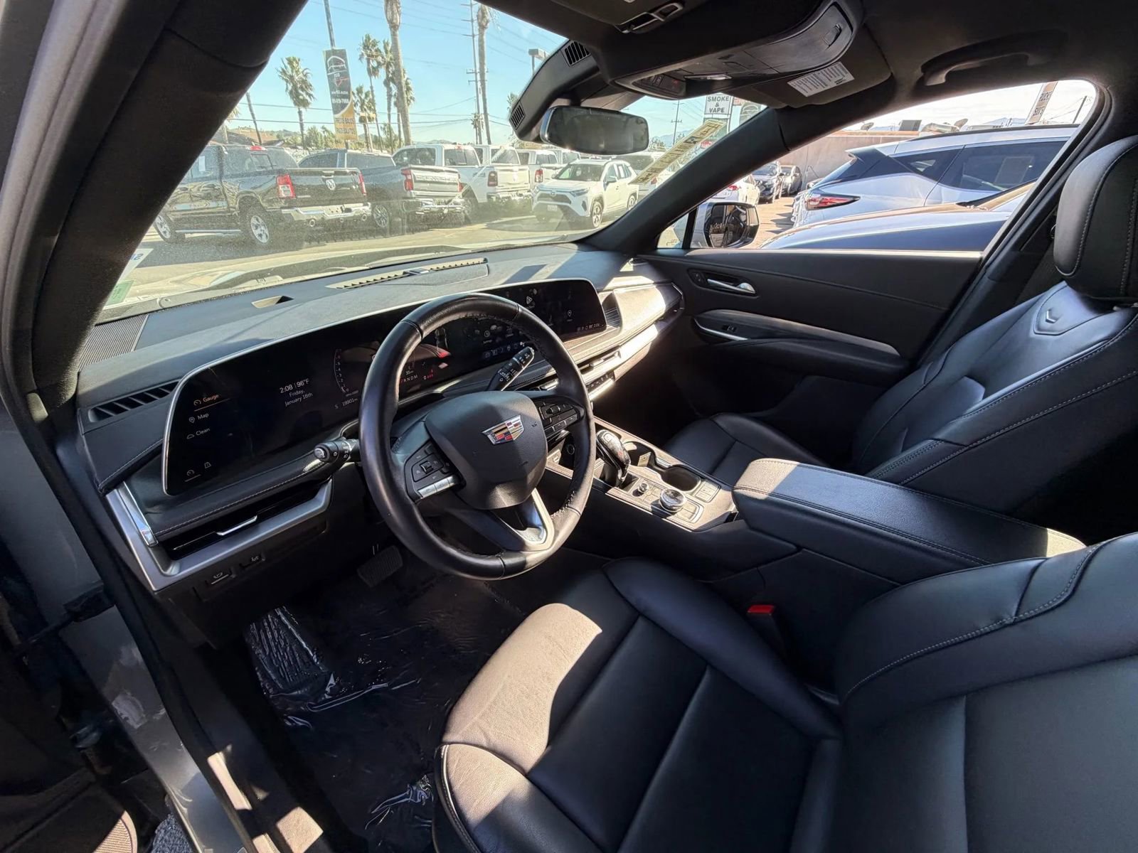 Used 2024 Cadillac XT4 Premium Luxury image 11