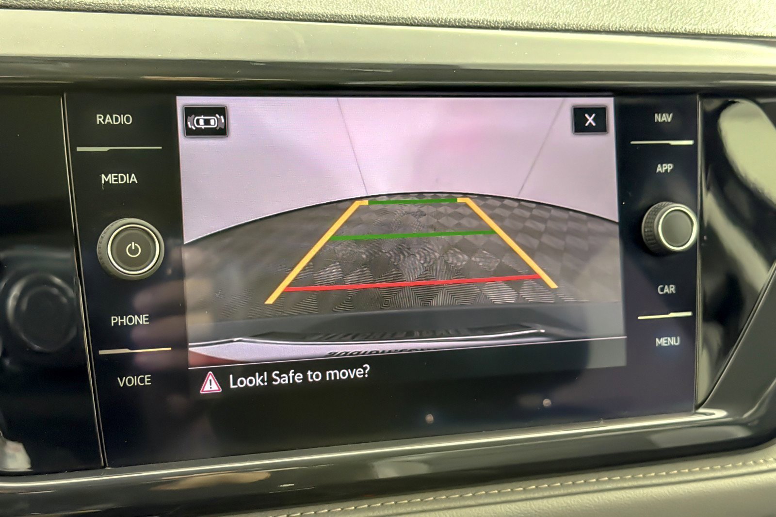 Used 2022 Volkswagen Taos SEL w/ Panoramic Sunroof Package image 19