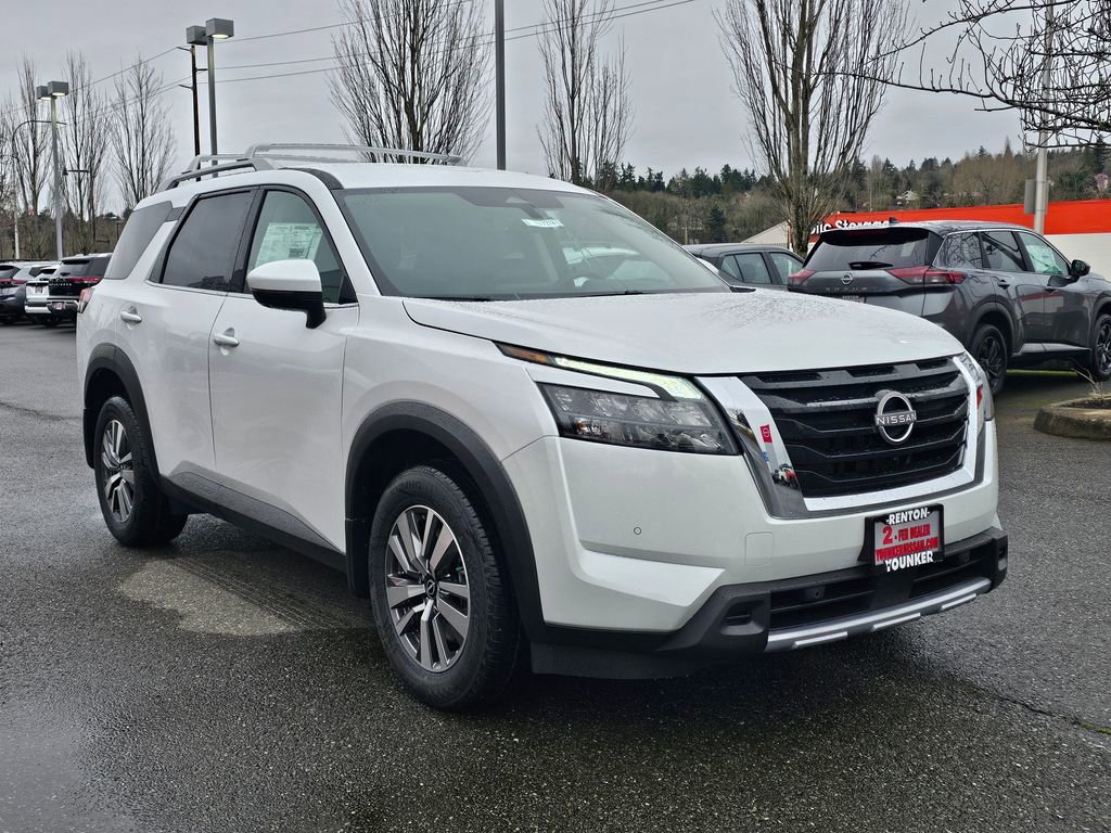New 2025 Nissan Pathfinder SL image 3