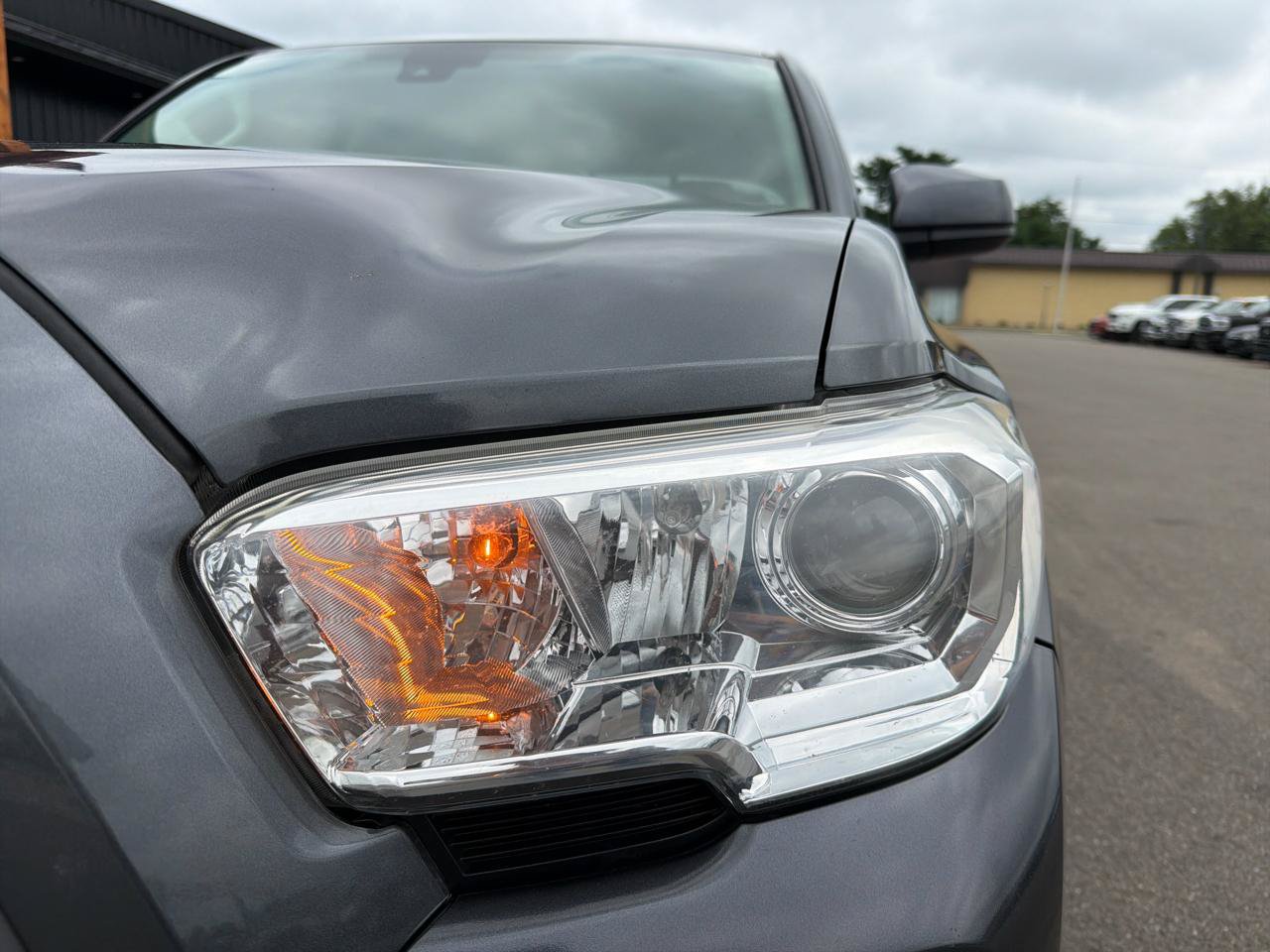 Used 2021 Toyota Tacoma SR AWD/4WD image 22