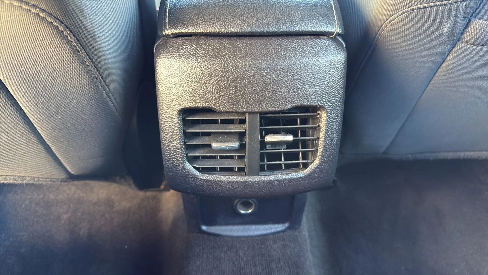 Used 2019 Ford Fusion SE image 26