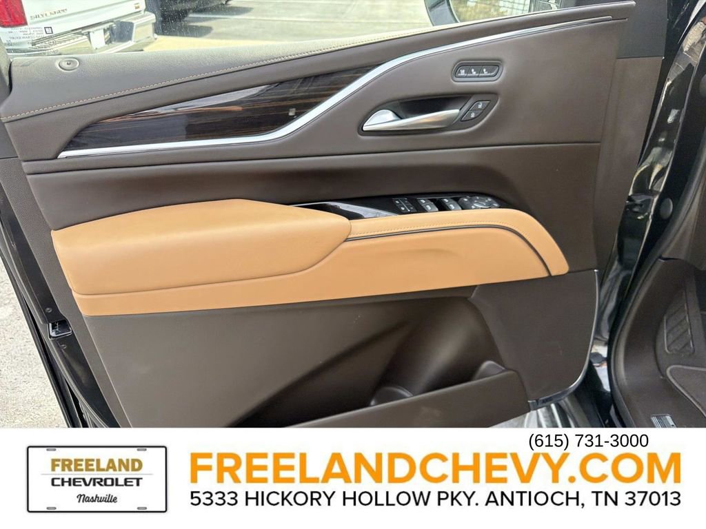 Used 2023 Cadillac Escalade Premium Luxury image 23