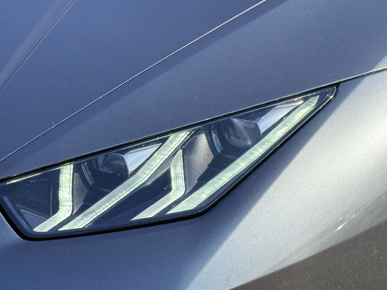 Used 2021 Lamborghini Huracan EVO image 22