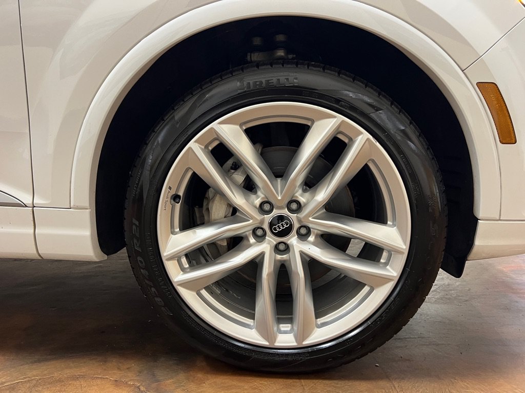 Used 2018 Audi Q7 3.0T Prestige AWD/4WD image 11