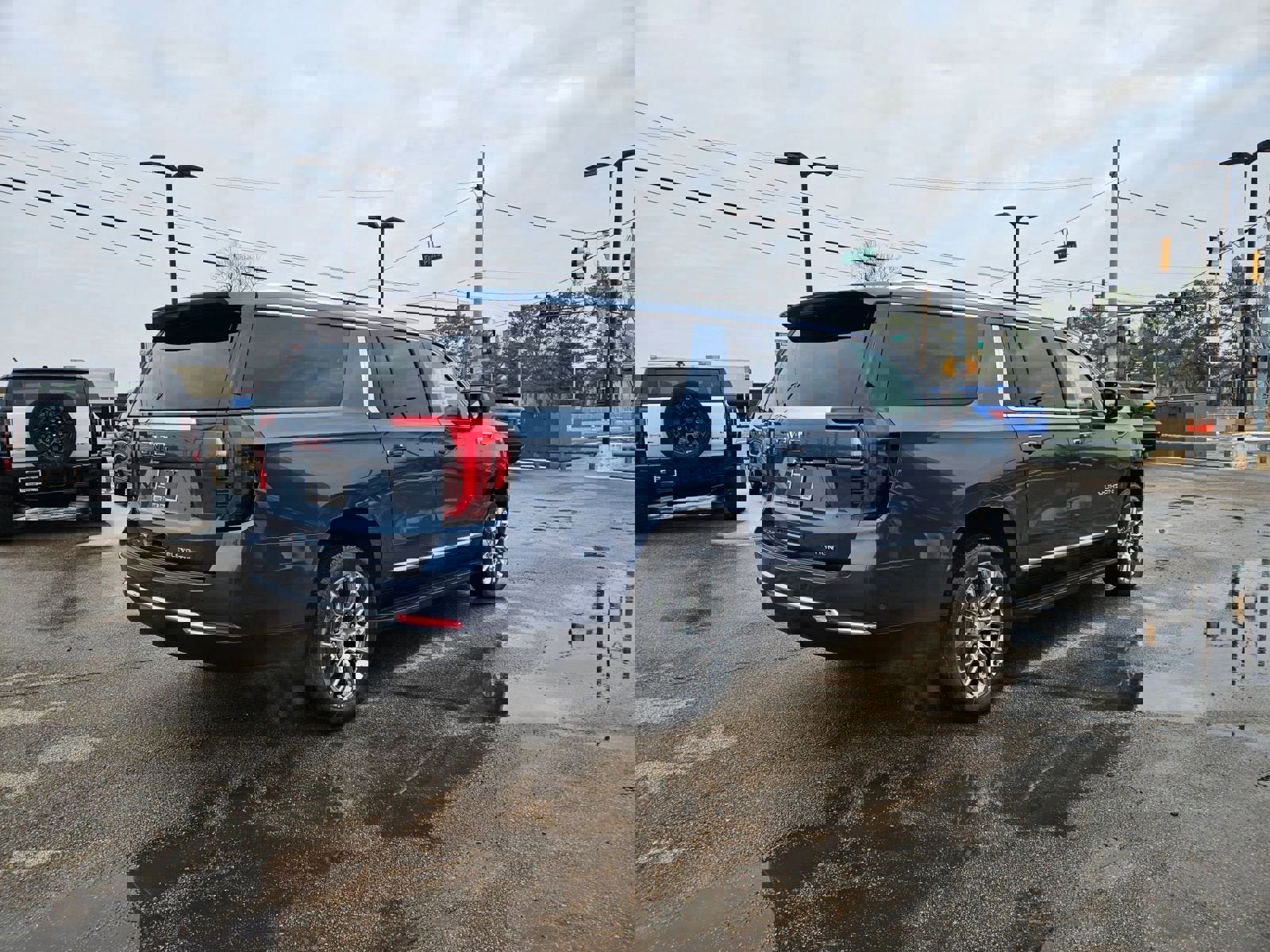 New 2026 GMC Yukon XL Elevation image 6