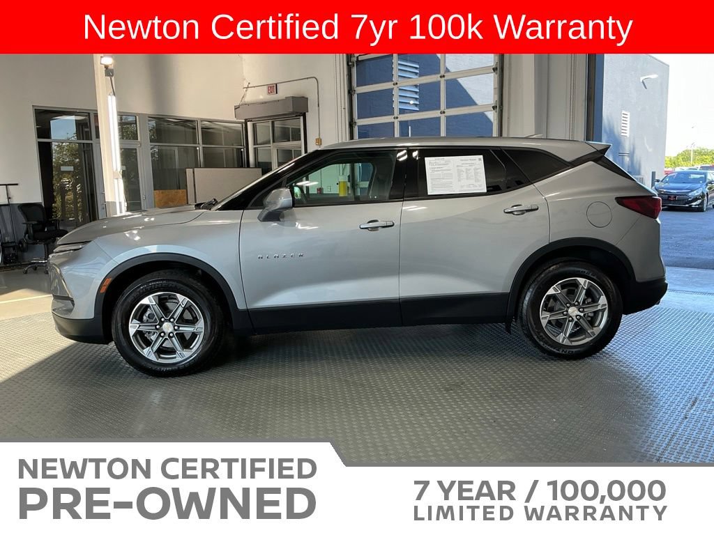 Used 2023 Chevrolet Blazer LT AWD/4WD image 3