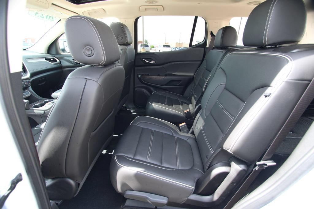 Used 2023 GMC Acadia Denali w/ Denali Ultimate Package AWD/4WD image 7