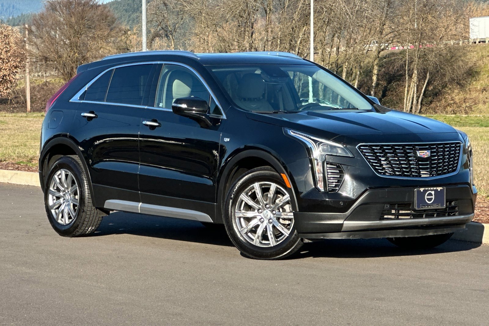 Used 2023 Cadillac XT4 Premium Luxury image 1