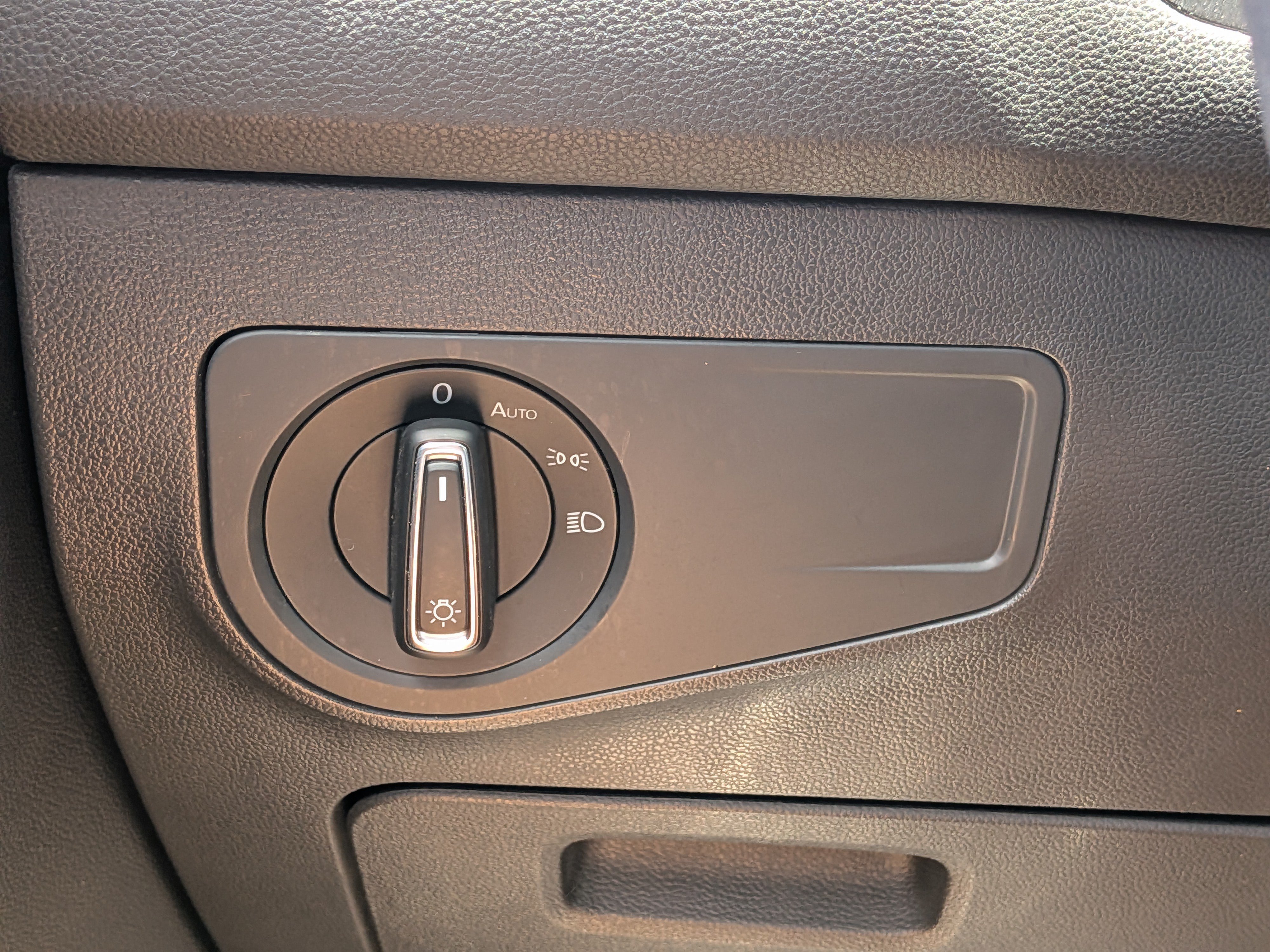 Used 2023 Volkswagen Tiguan SE FWD image 24