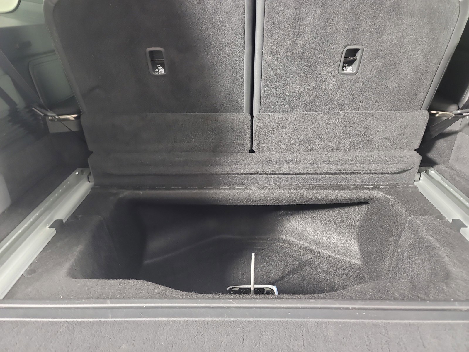 Used 2022 Rivian R1S Launch Edition image 26