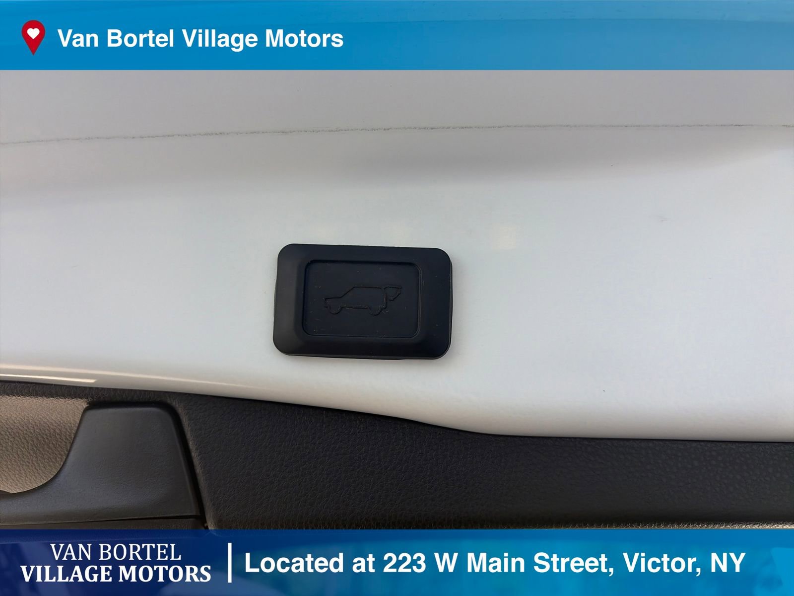 Used 2025 Toyota RAV4 XLE w/ Convenience Package AWD/4WD image 33