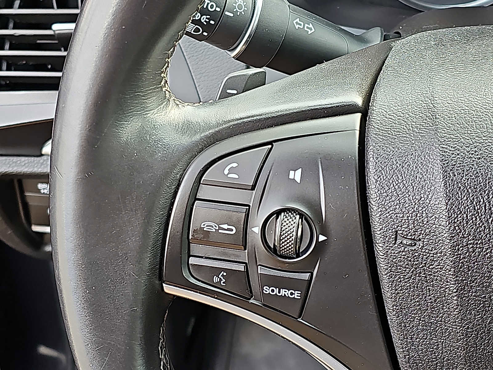 Used 2019 Acura MDX SH-AWD w/ Technology Package image 24