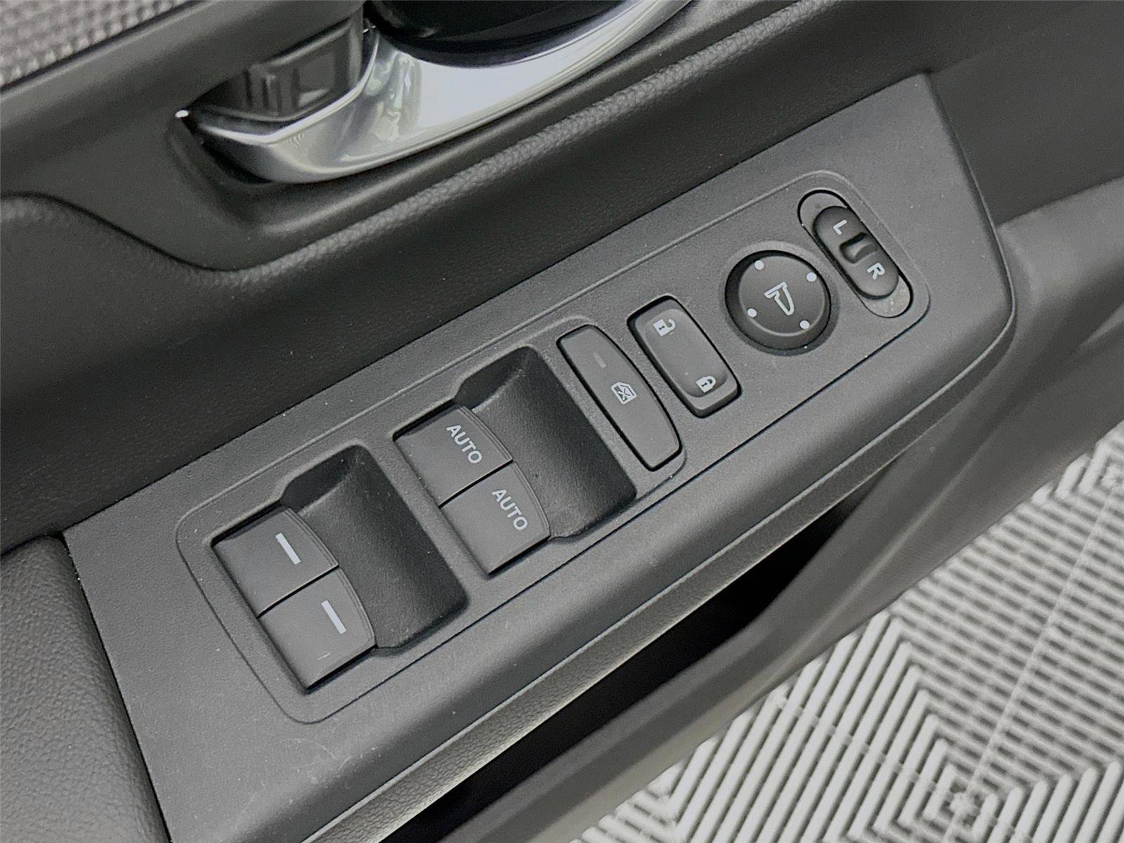 Certified 2025 Honda CR-V EX image 21