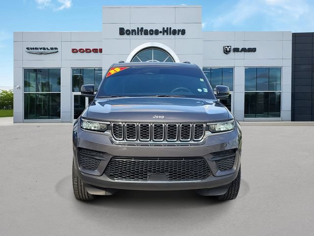 Used 2025 Jeep Grand Cherokee Laredo w/ Trailer Tow Package RWD image 2