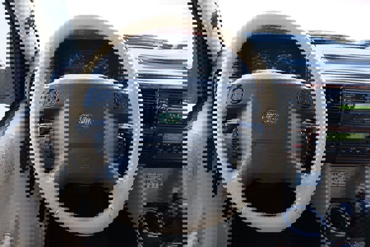 Used 2004 Land Rover Discovery SE image 19