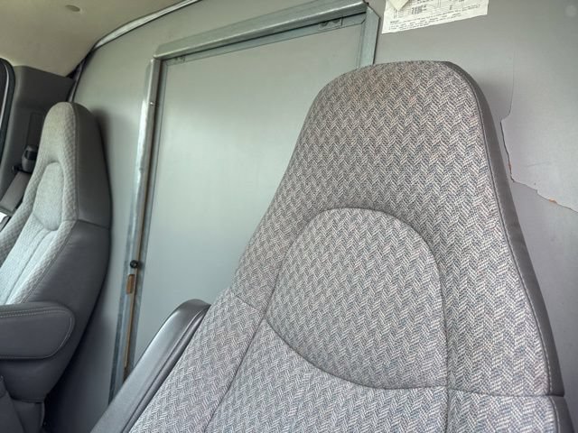 Used 2005 Chevrolet Express 3500 RWD image 11