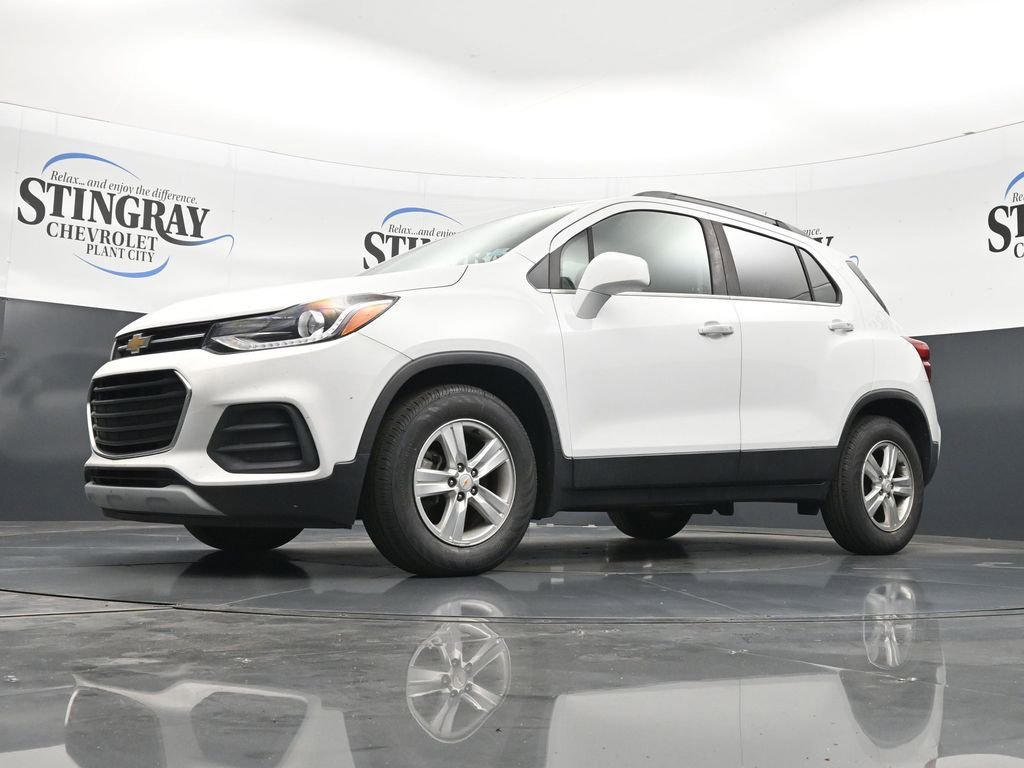 Used 2020 Chevrolet Trax LT w/ LT Convenience Package FWD image 28