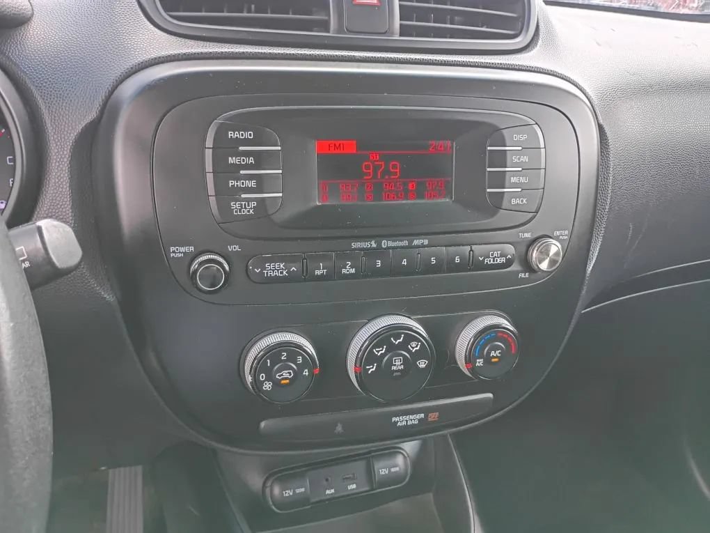 Used 2014 Kia Soul FWD image 11