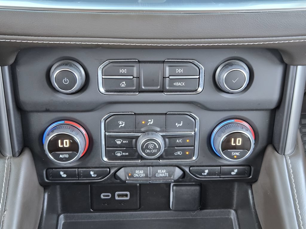 Used 2023 Chevrolet Tahoe Z71 w/ Z71 Off-Road Package AWD/4WD image 17