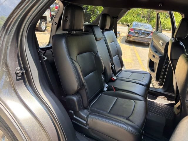 Used 2018 Ford Explorer XLT w/ Equipment Group 202A AWD/4WD image 10