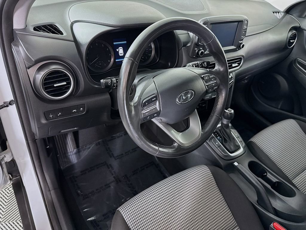 Certified 2021 Hyundai Kona SEL Plus AWD/4WD image 20