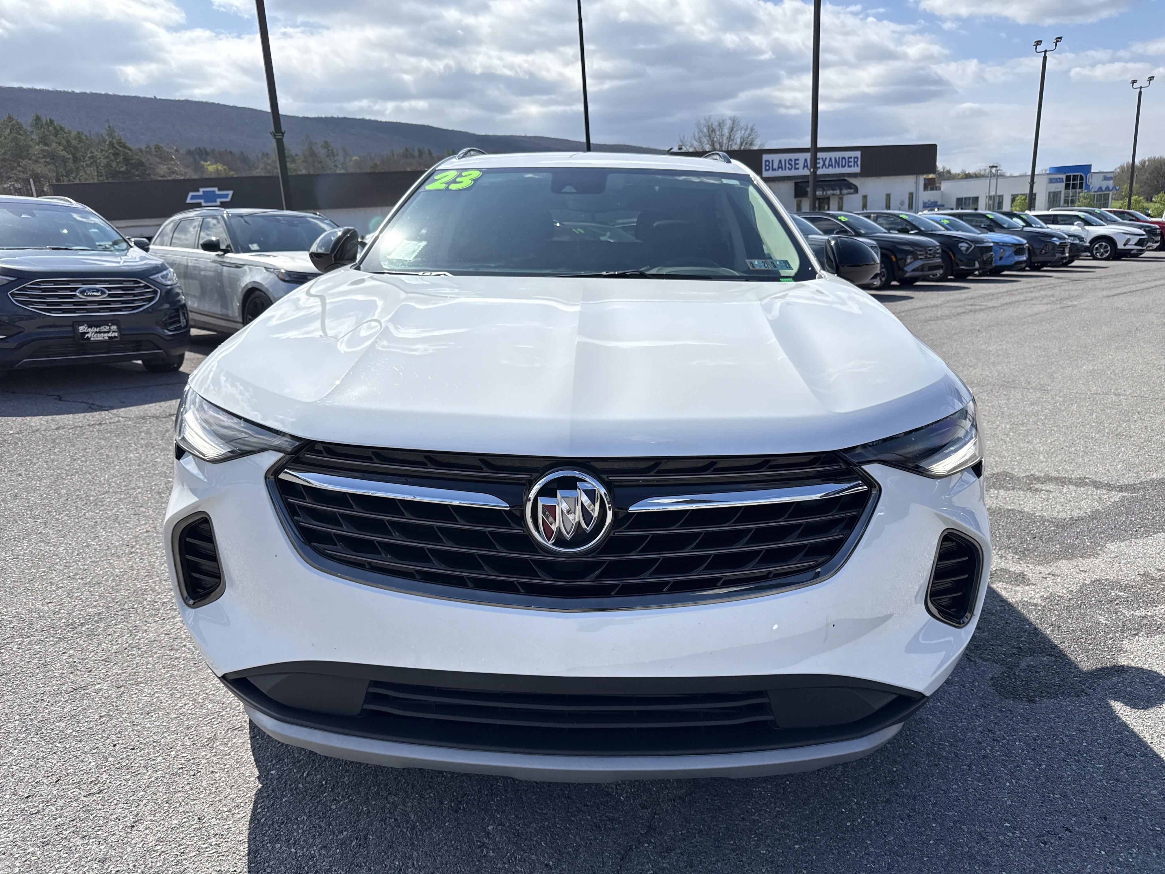 Used 2023 Buick Envision Essence w/ Sport Touring Package image 9