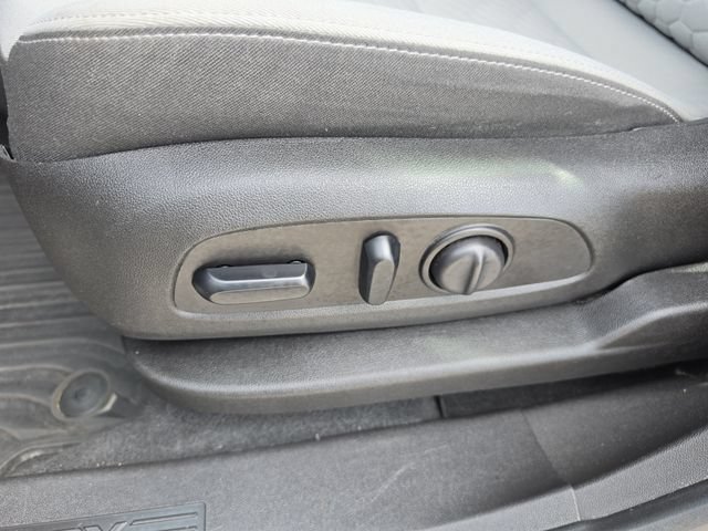 Used 2018 Chevrolet Equinox LT FWD image 22