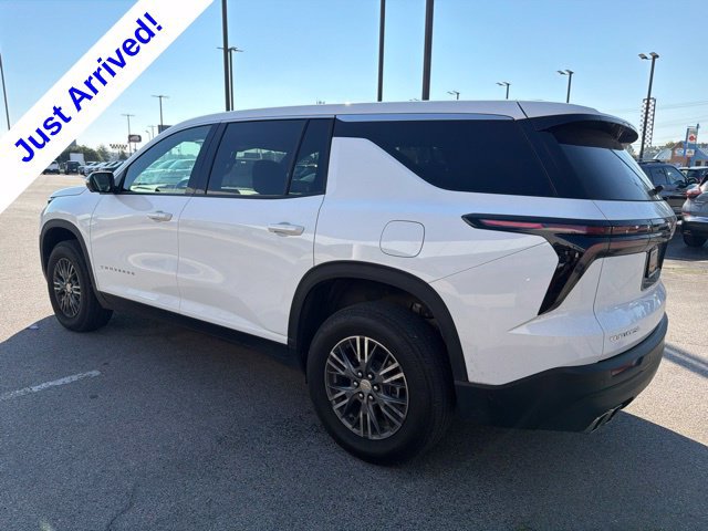 Used 2024 Chevrolet Traverse LS FWD image 4