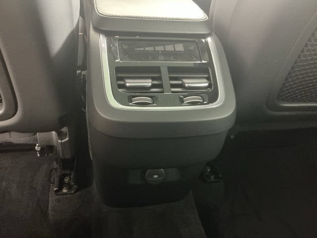 Used 2021 Volvo XC90 T5 Momentum w/ Climate Package AWD/4WD image 33
