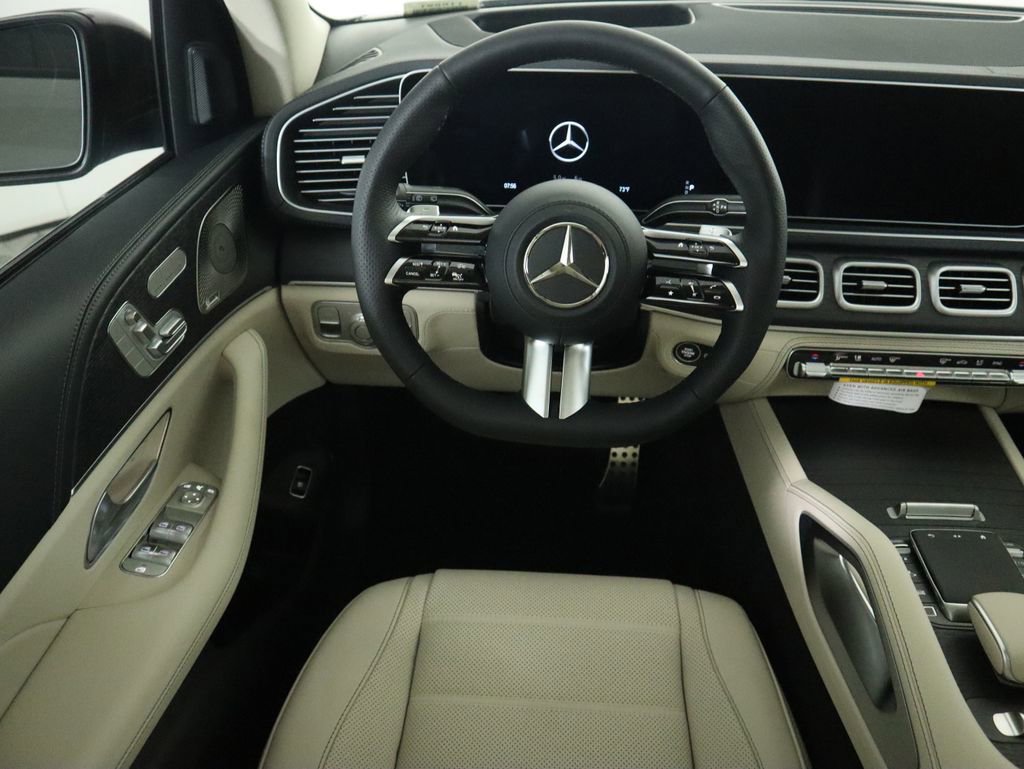 New 2026 Mercedes-Benz GLS 580 4MATIC image 10