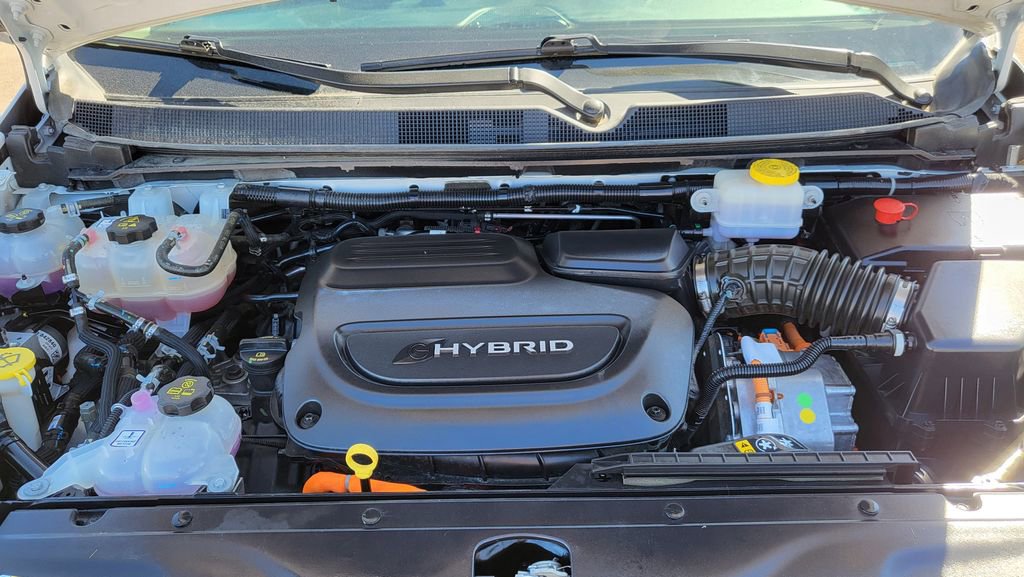 Used 2024 Chrysler Pacifica Select image 41