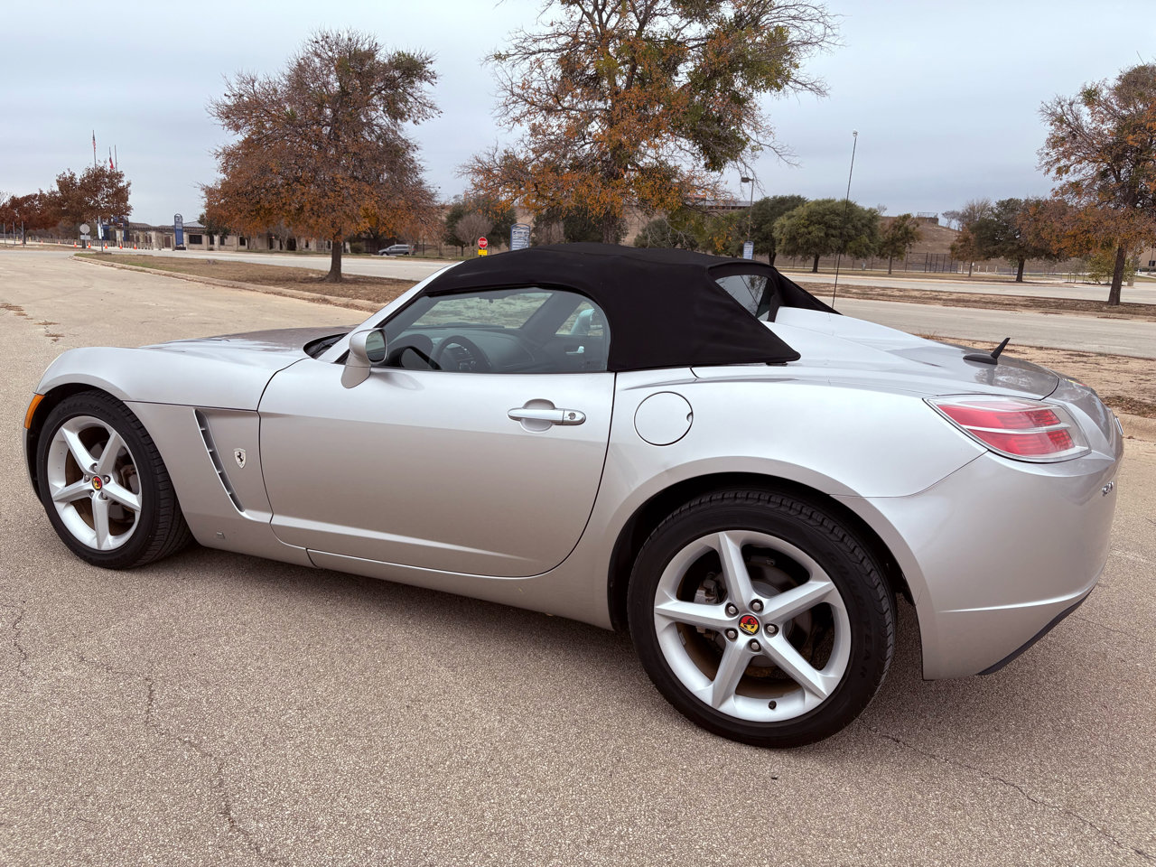 Used 2007 Saturn Sky image 4