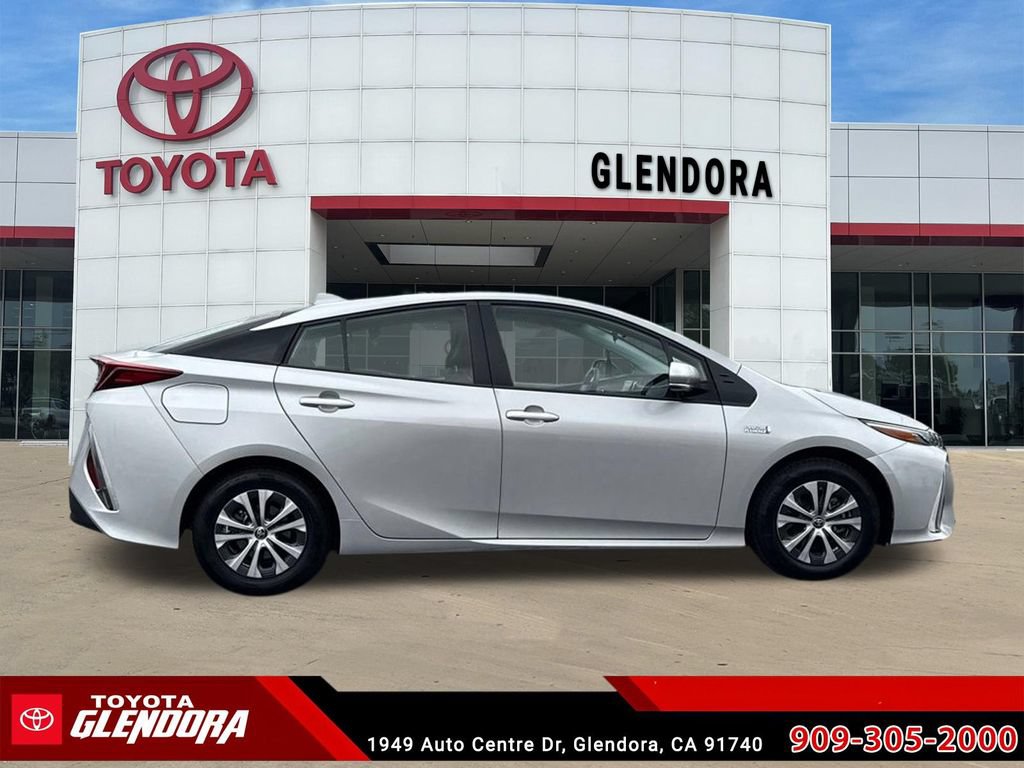 Certified 2021 Toyota Prius Prime XLE w/ Carpet Mat Package (TMS) FWD image 12