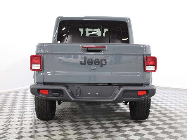 Used 2025 Jeep Gladiator Sport AWD/4WD image 5