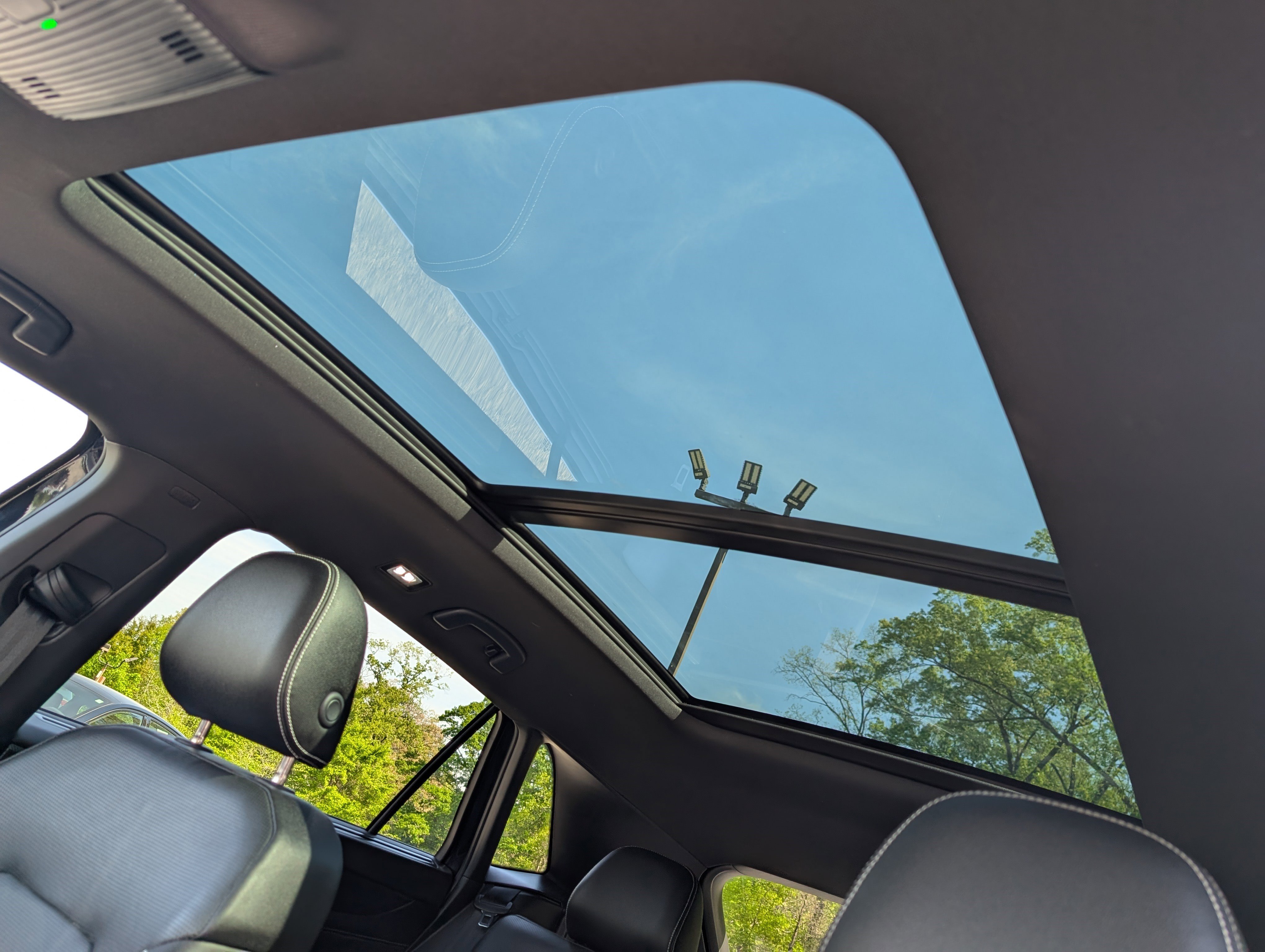 Used 2025 Volkswagen Atlas Cross Sport SEL image 15