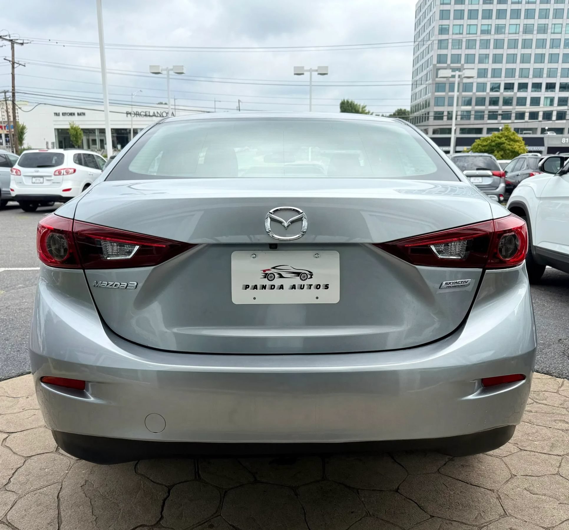 Used 2018 MAZDA MAZDA3 Sport w/ Preferred Equipment Package FWD image 6