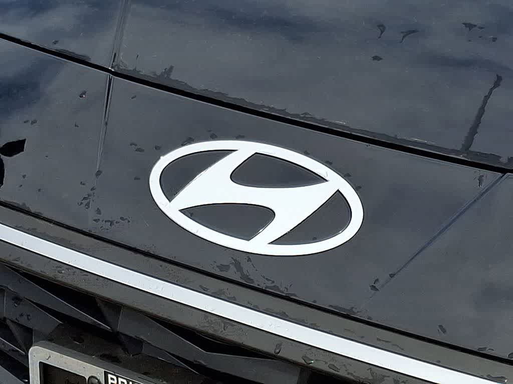 Certified 2025 Hyundai Elantra Sport image 30