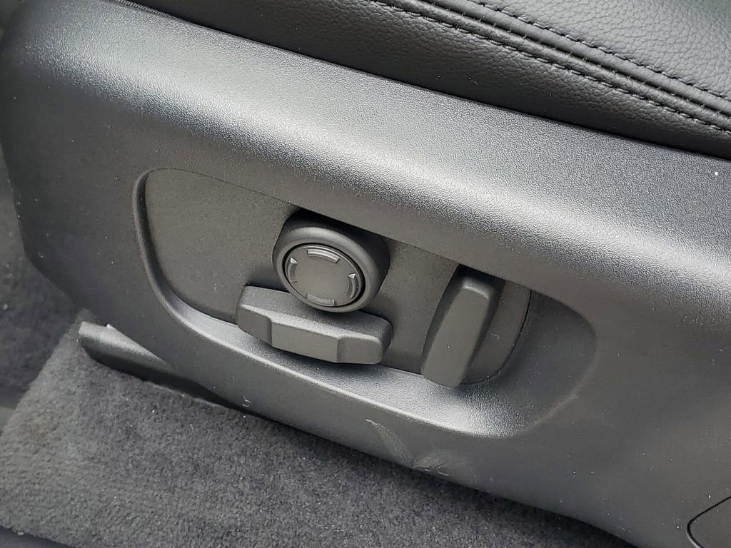 New 2026 Land Rover Range Rover Velar Dynamic SE image 12